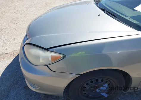 2005 Toyota Camry Le z USA, uszkodzony, nr VIN 4T1BE32K85U991020